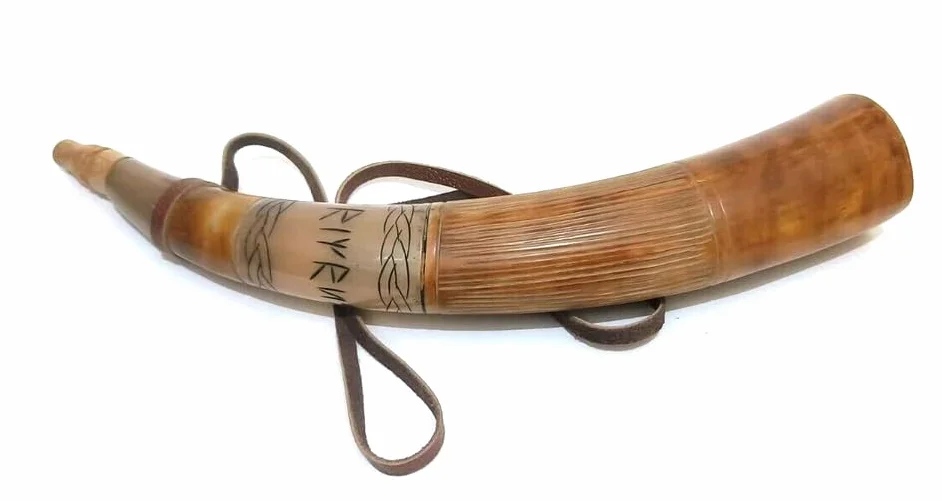 Cuerno de guerra tallado a mano shofar de 45,72 cm estilo trompeta con correa de cuero, acabado pulido oscuro