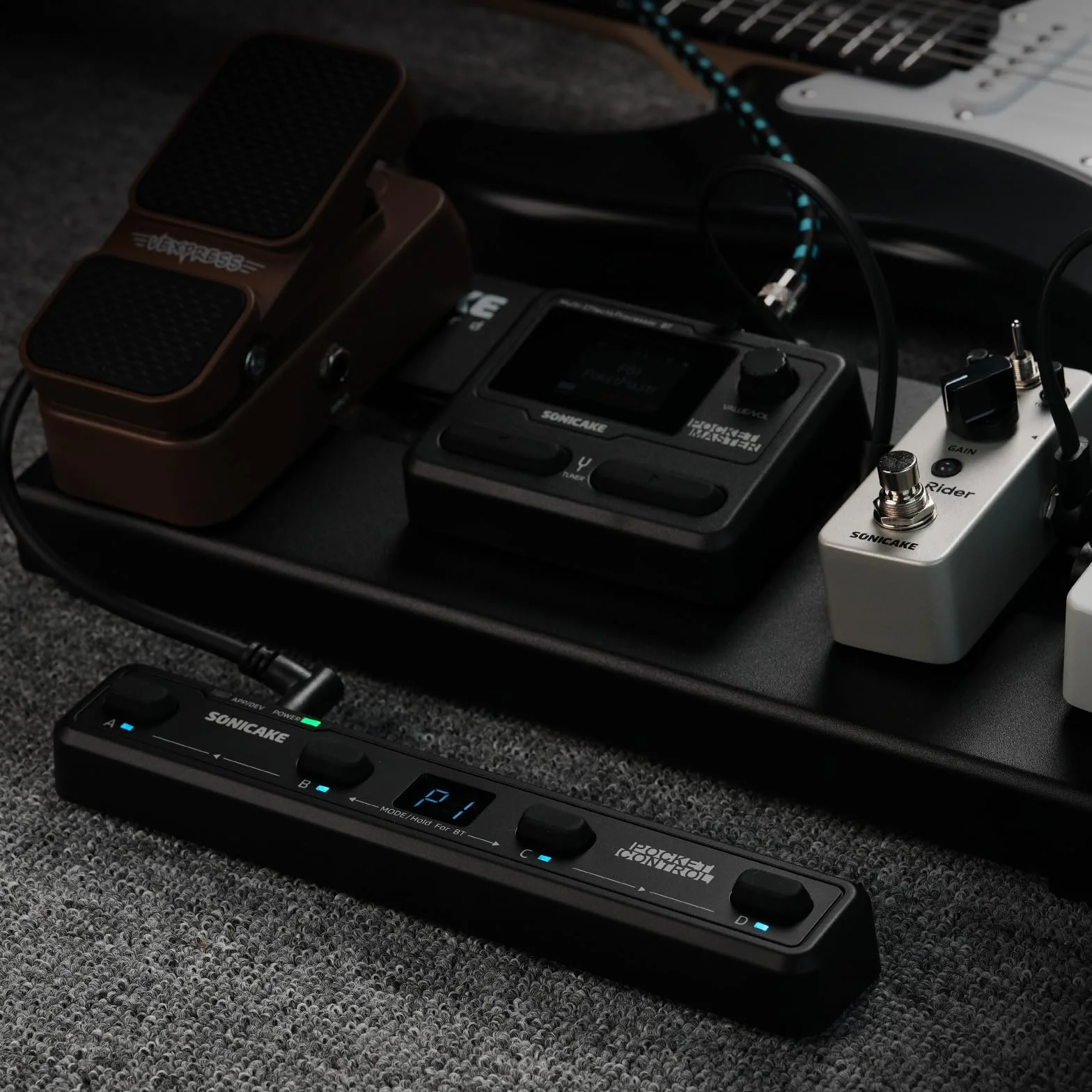 SONICAKE Controlador MIDI Inalámbrico Pedal de Efectos con 4 Botones y App BT Pocket Control (Negro)